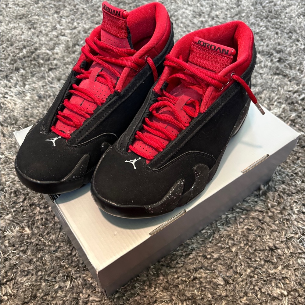 Women's Air Jordan 14 Retro Low 
Size: Women's 9.5